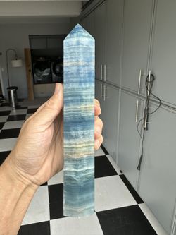 Rare Blue Onyx Tower (Grade AAA) 