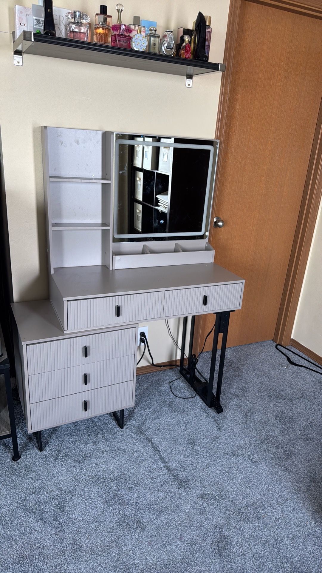 Vanity, makeup table