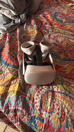 Oculus Quest 2 Vr headset with Elite headstrap