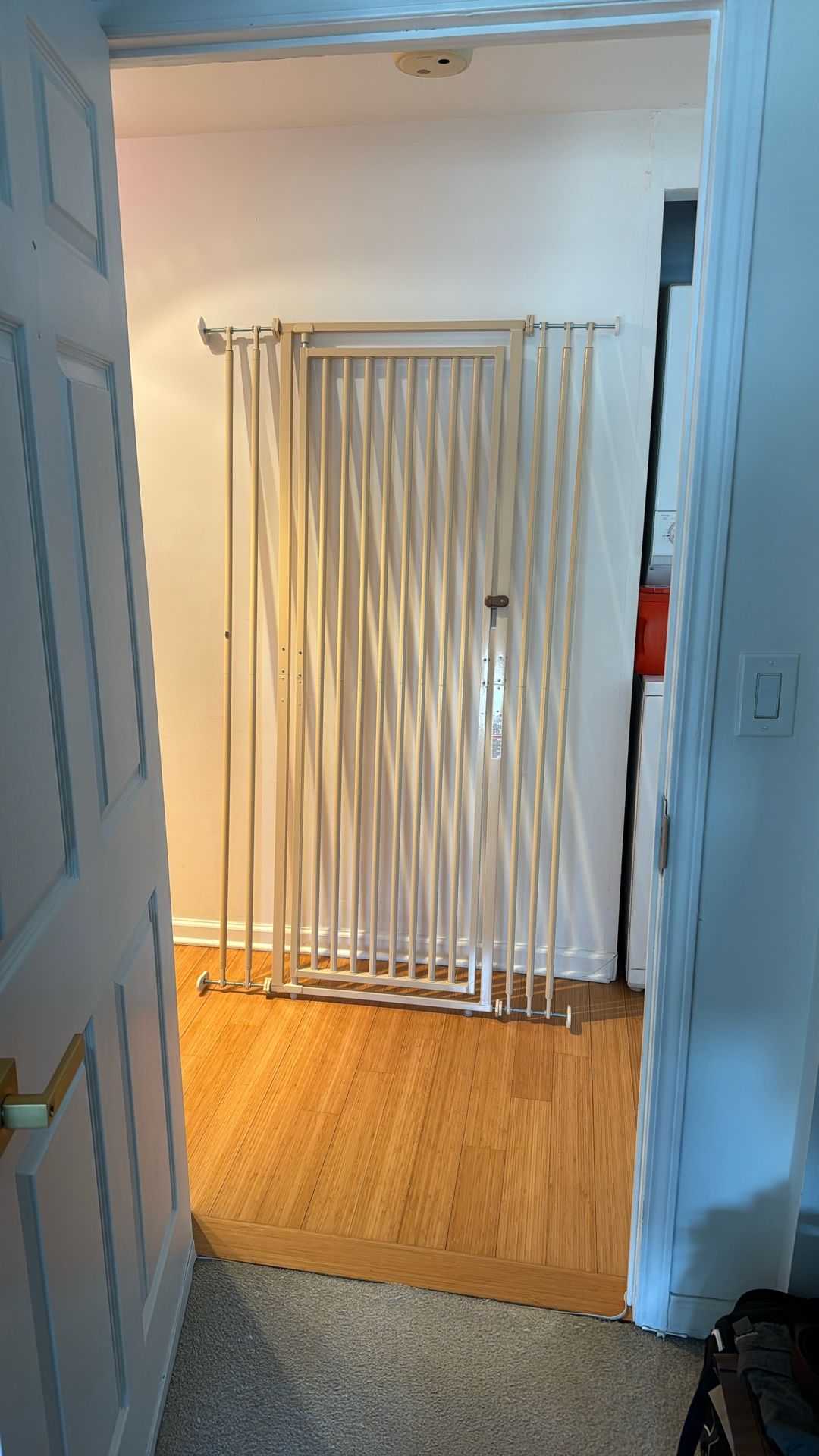 Adjustable Hallway Gate for Pets