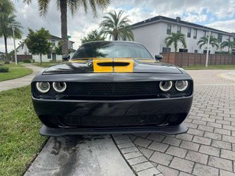 🚗 2021 Dodge Challenger R/T yellow stripe Coupe🚗