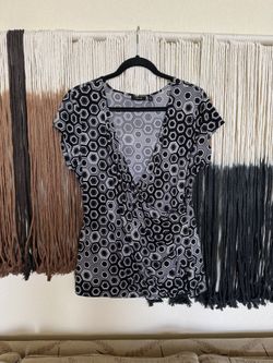 Black & grey Apt. 9 geometric print blouse; perfect condition and extremely flattering!