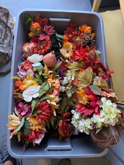 Large tote with fall artificial flowers 🍂 🍁