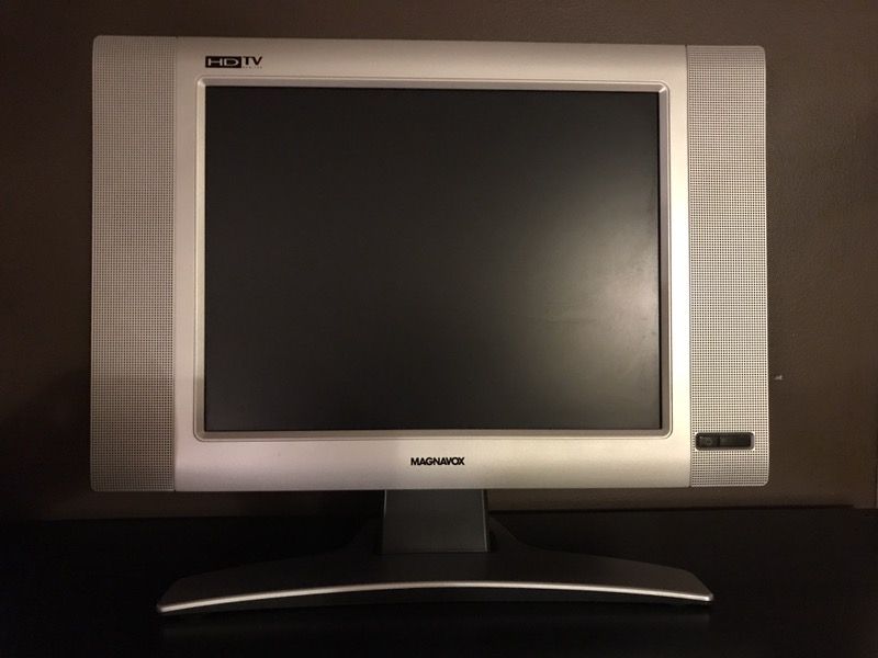 Magnavox 15" 720p HDTV LCD TV Television W/ Power Adapter 15MF605T/17