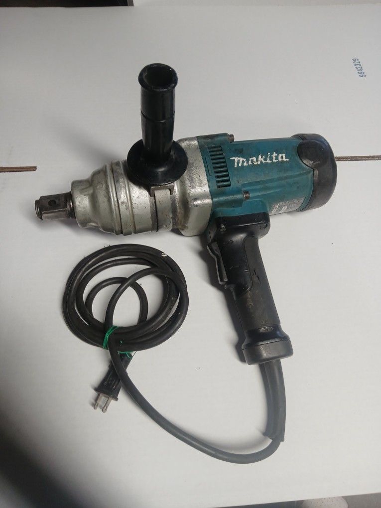 1" Makita Impact Wrench 