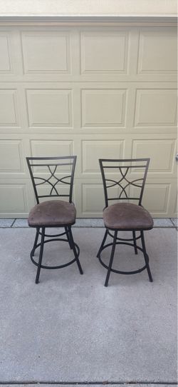 Set of 2 Metal Swivel Bar Stools w/ Cushioned Seats