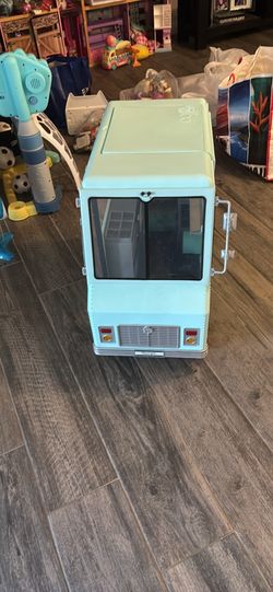 Our Generation Sweet Stop Ice Cream Truck features working lights and windshield https://offerup.com/redirect/?o=d2lwZXJzLkl0 is designed to fit 18-in