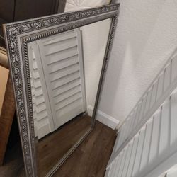 Mirror Silver. Espejo Plateado. 40 X 28.5 Inches