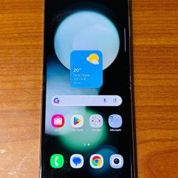 Samsung Galaxy Z-FLIP 5 256GB UNLOCKED Fully Functional