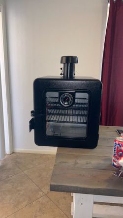 Brand new pre assembled PIT BOSS SIDE SMOKER