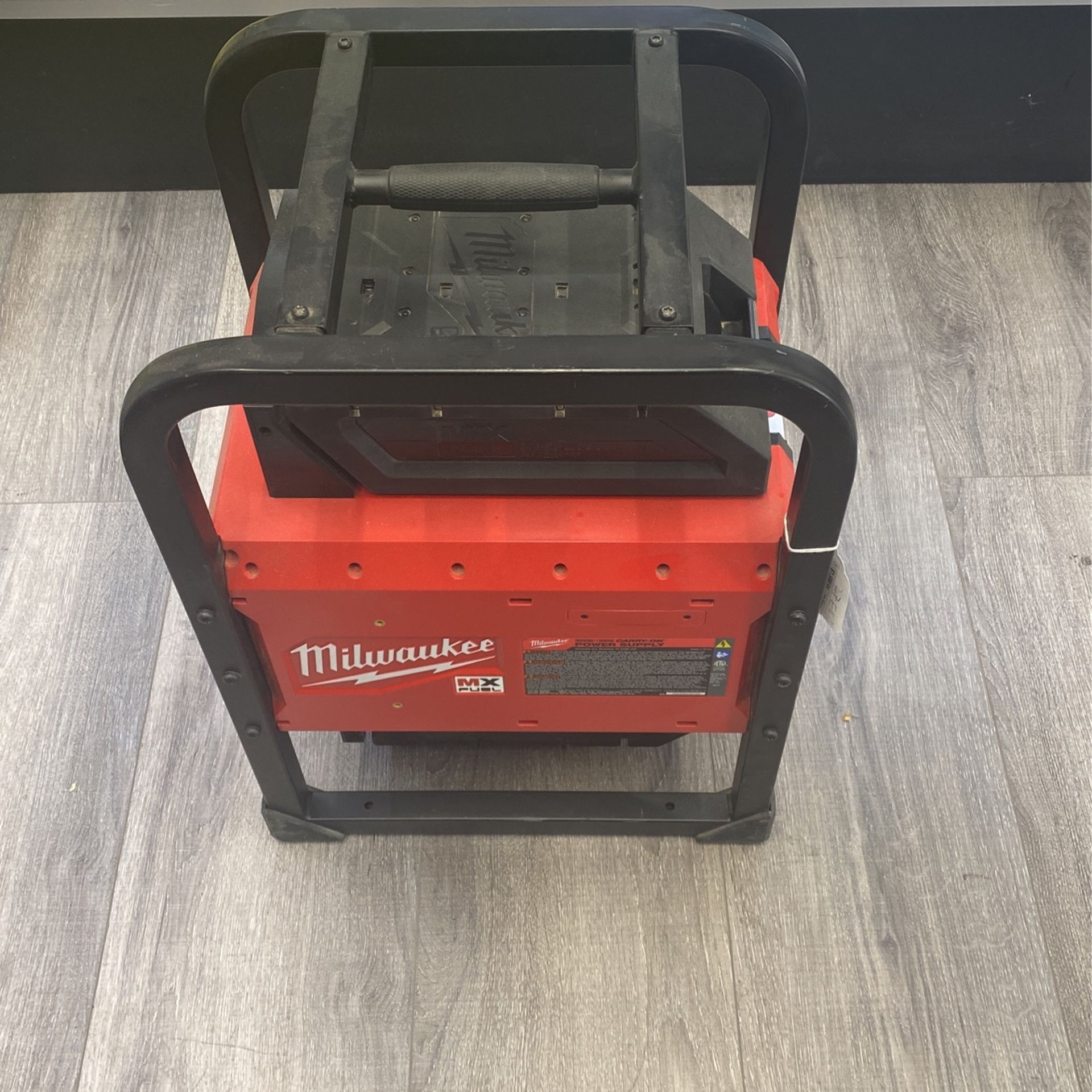Milwaukee MXF002 Carryon Power Supply Generator With Batteries