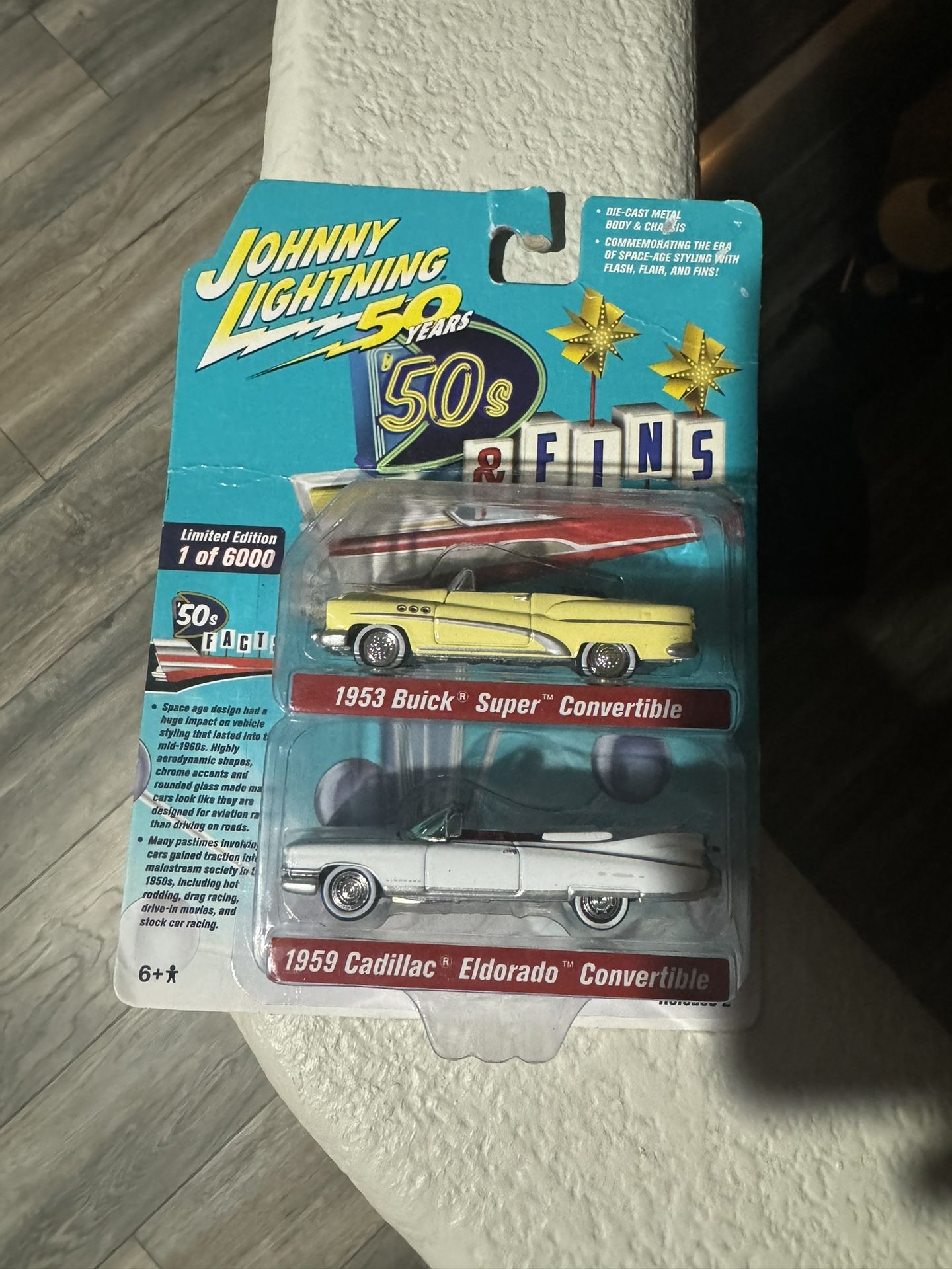 Johnny Lighting 50years 50s & Fins Car Collectible 