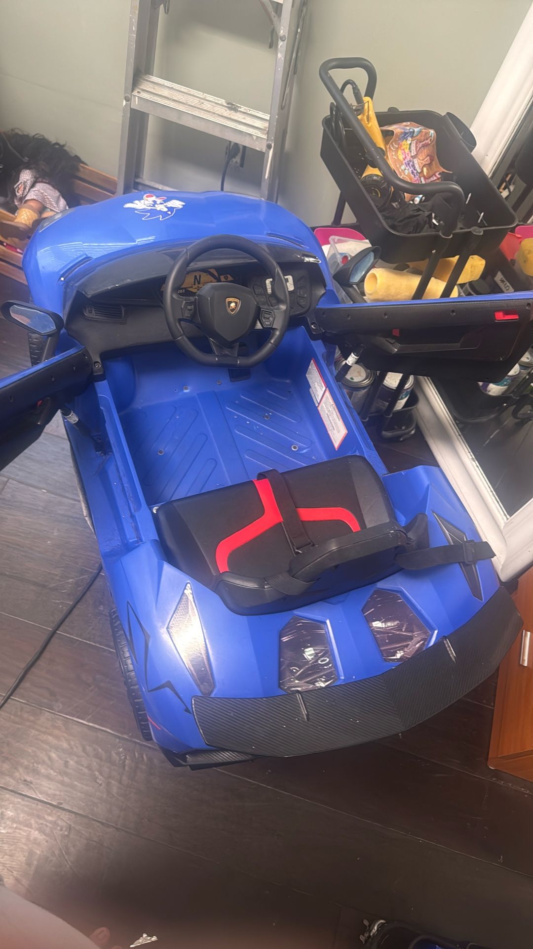 Lambo Sonic theme Chair (Like New)