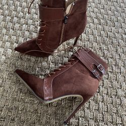 Booties Brown Size 9 