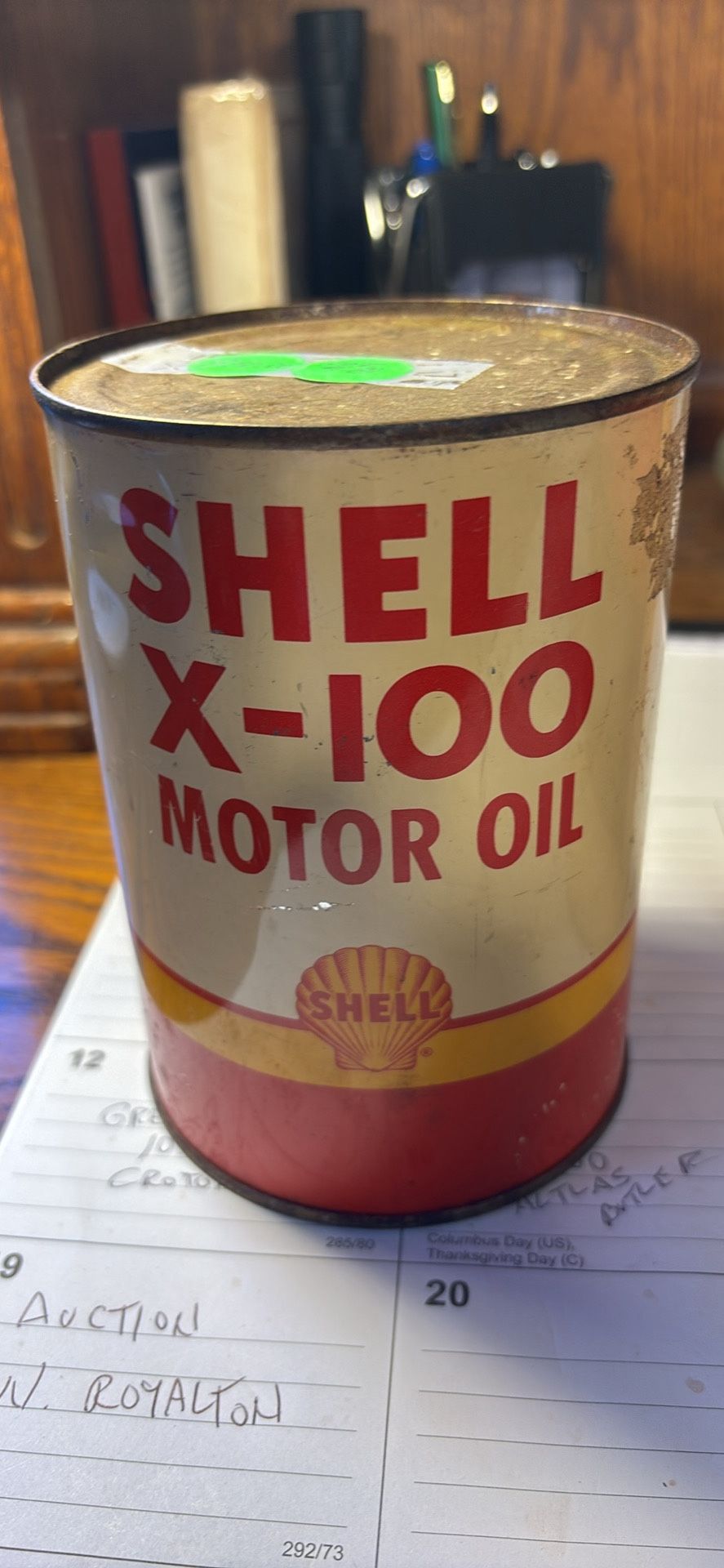 1 Quart Oil Can full