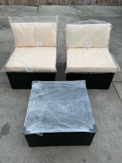 Set of 3 patio set with cushions 😊