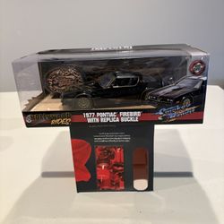 1977 1/24 Pontiac Firebird Trans Am black with replica buckle “Smokey and the bandit” Burt Reynolds special. Metals diecast. Hollywood rides. Very col