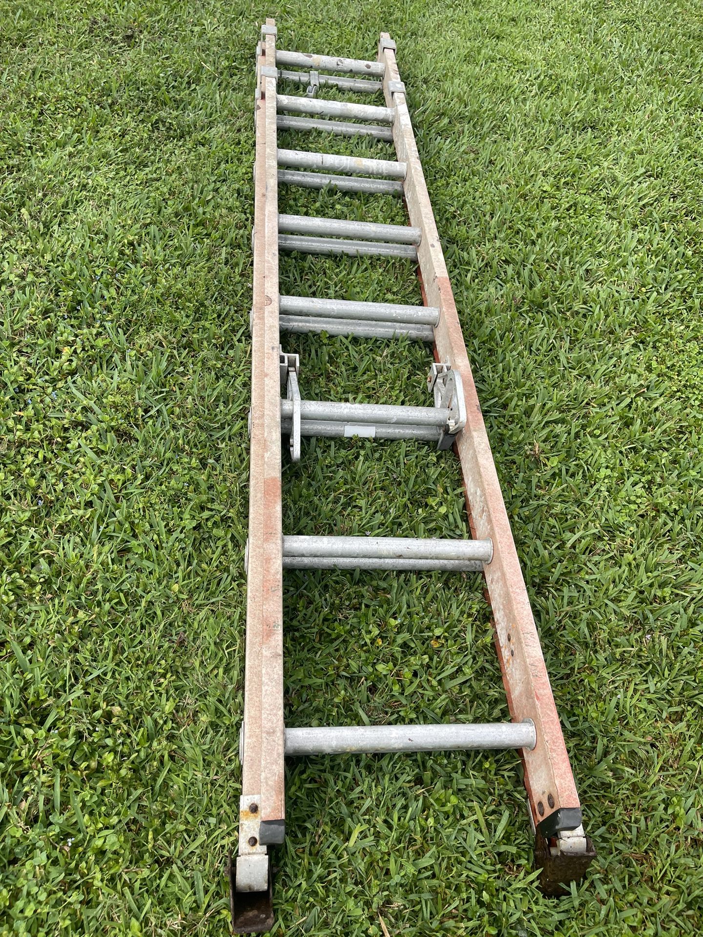 16Ft Extension Ladder (Fiberglass)
