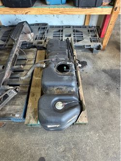 2014-2018 Chevy Silverado / GMC Sierra 1500 GAS TANK / fuel tank OEM PART