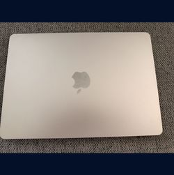 MacBook Air M2 2022