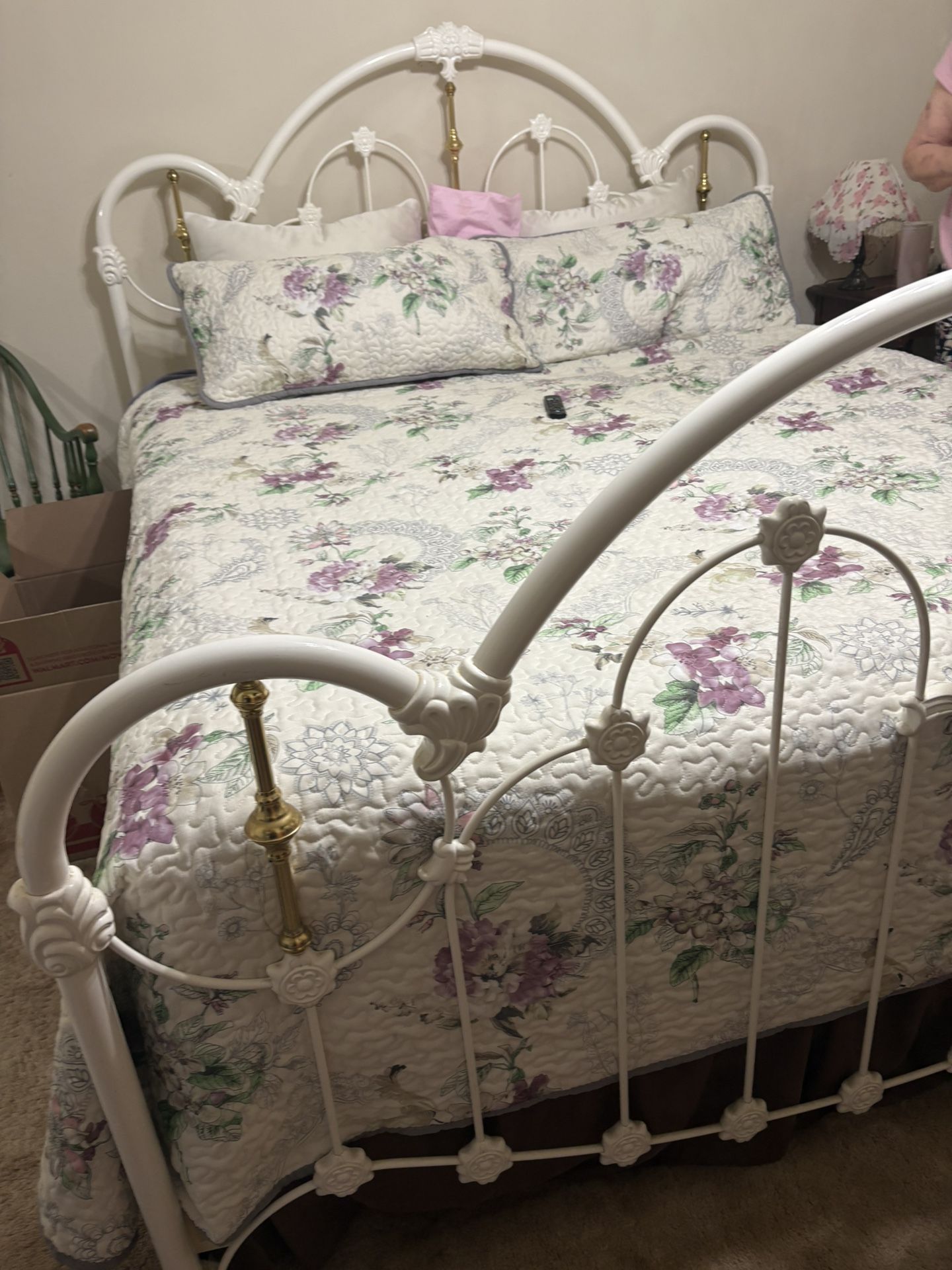 Queen Size Bed 