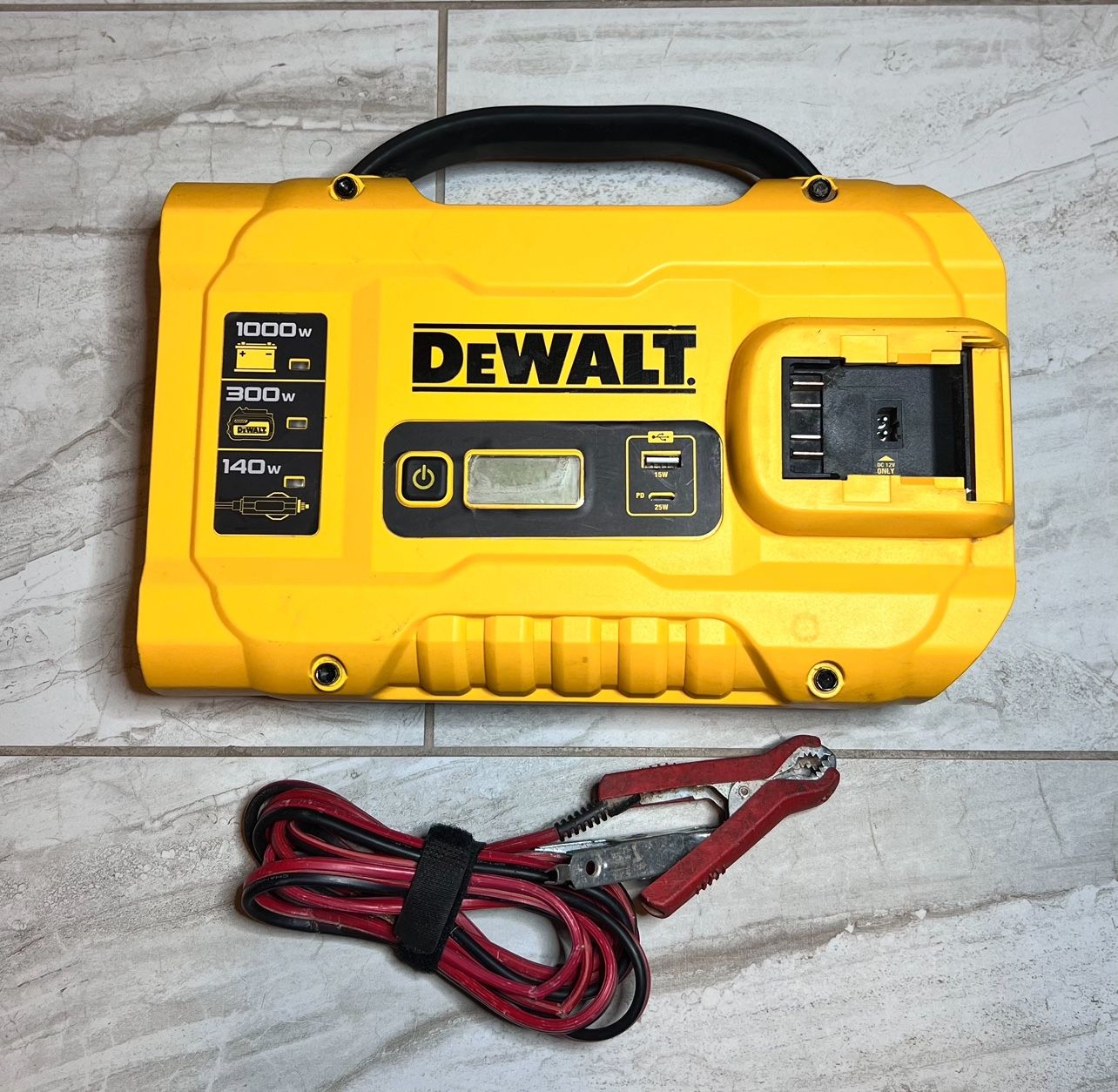 DEWALT 3-Way 1000-Watt Power Inverter Compatible with 20-Volt XR 5 AH Lithium-lon Battery