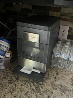 Frigidaire Ice Maker