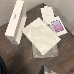 Empty iPad Pro 11 Box