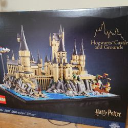 Brand New Lego Harry Potter Hogwarts Castle And Grounds 