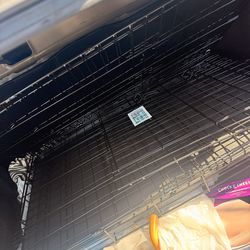 Almost Brand New Large Dog Crate 36’’