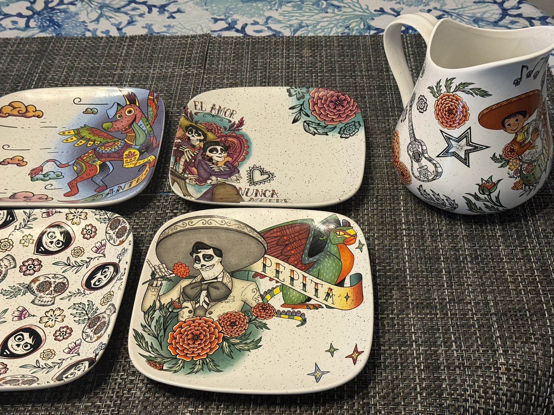 Disney Pixar Coco, picture and plate set