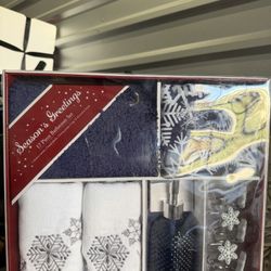 Brandnew 17 -Piece Christmas Bathroom set -unopened