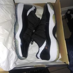 AIR JORDAN 11 RETRO SIZE 6.5Y