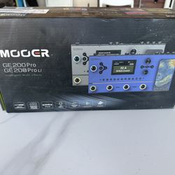 MOOER GE200 Pro Li Amp Modelling Guitar Multi Effects Pedal, Battery Powered, All in One Guitar Processor for Live Show and Studio Recording 