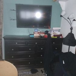 Beautiful Large Dresser with Matching Nitestand