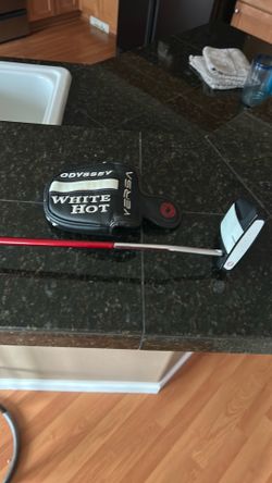 Left-handed white hot versa 12 putter 35 inch shaft Left-handed white hot versa 12 putter 35 inch shaft