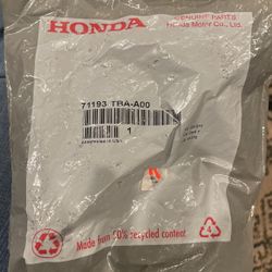 Honda 71193-TBA-A00 Spacer R,FR Bumper NEW