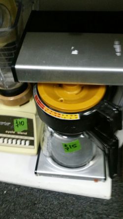 Mr. Coffee 12-cup coffee maker $10 only please do not play stupid unless you are ready to pick up