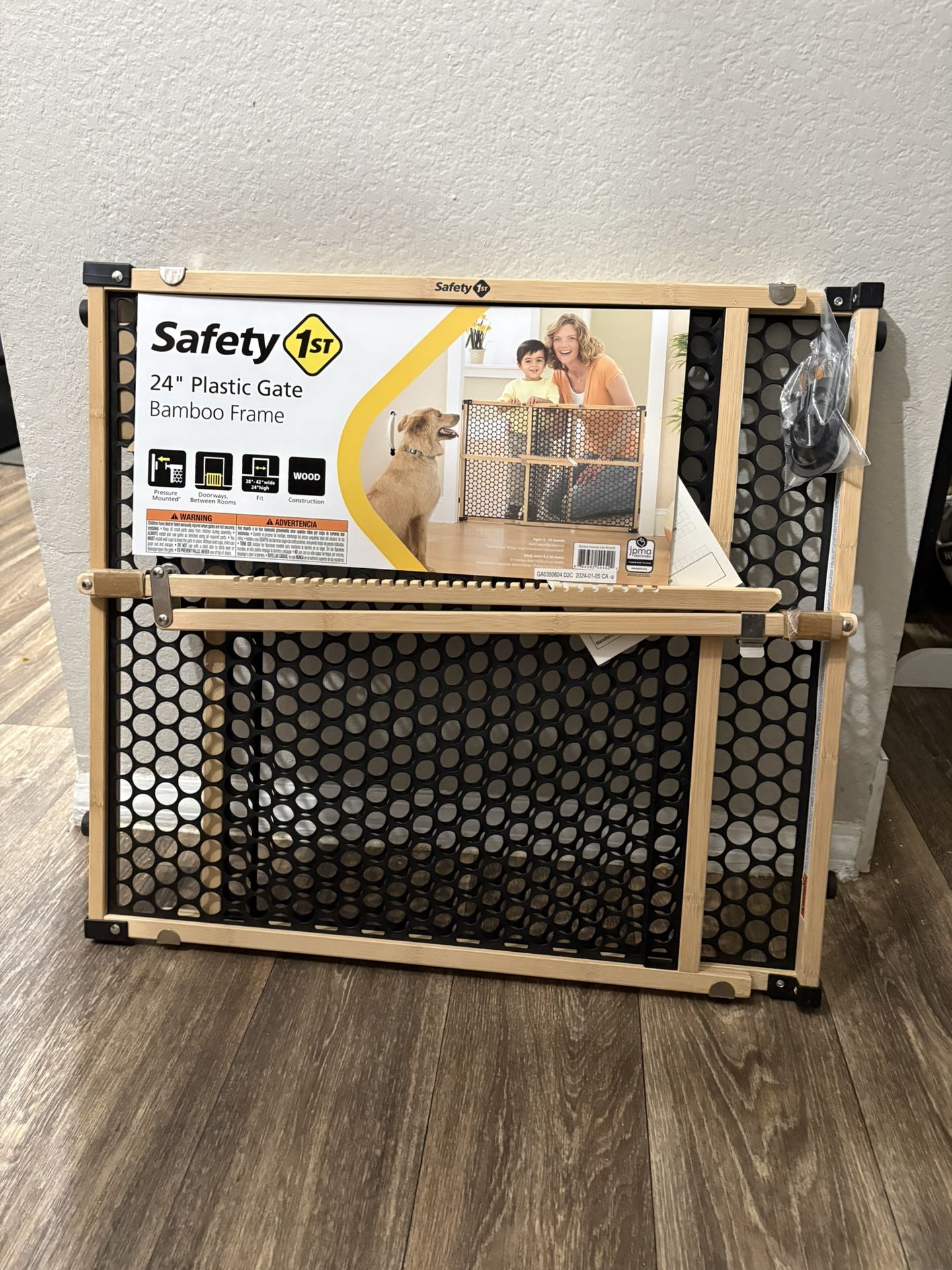 Safety 1st Bamboo Baby Gate for Doorways, No Drill Gate with Door, Dog Gates,