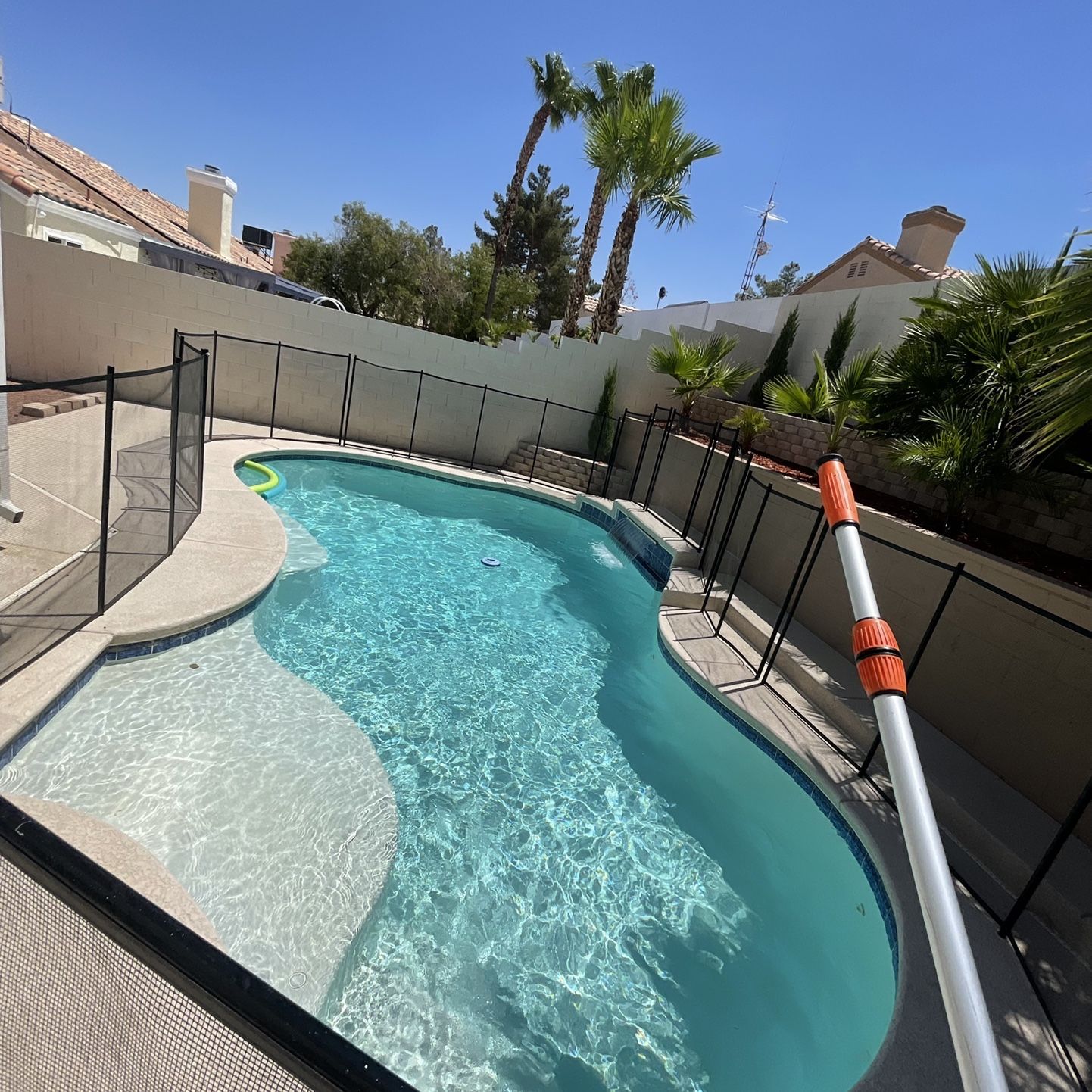 We Offer Pool Services ( All Las Vegas Area )