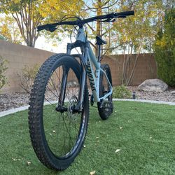 2023 Specialized Fuze 27.5
