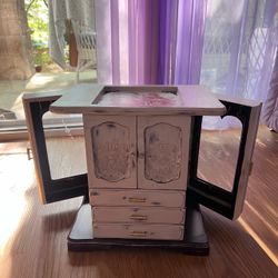 Vintage Jewelry Box
