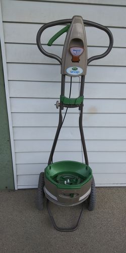 SCOTTS SNAP BROADCAST SPREADER
