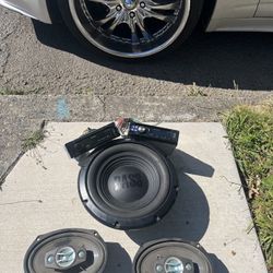 2 Stereos,6x9 Alpine Sub