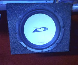 12in alpine sub in carpeted box