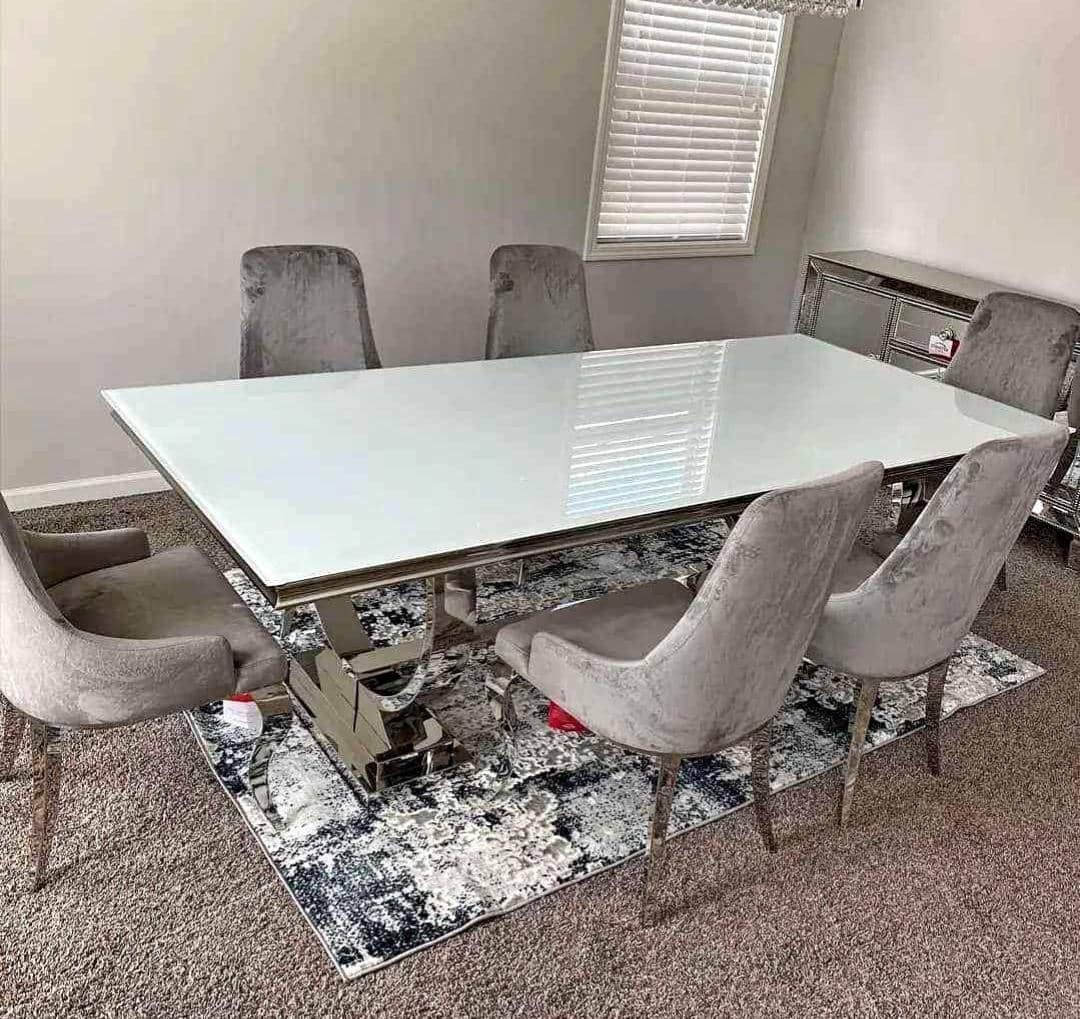 JUEGO DE COMEDOR DE 4 Y 6 PUESTOS. ELEGANTE