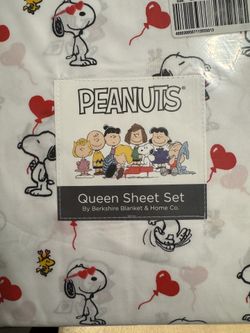 Snoopy Valentines Day Queen Sheets Set 
