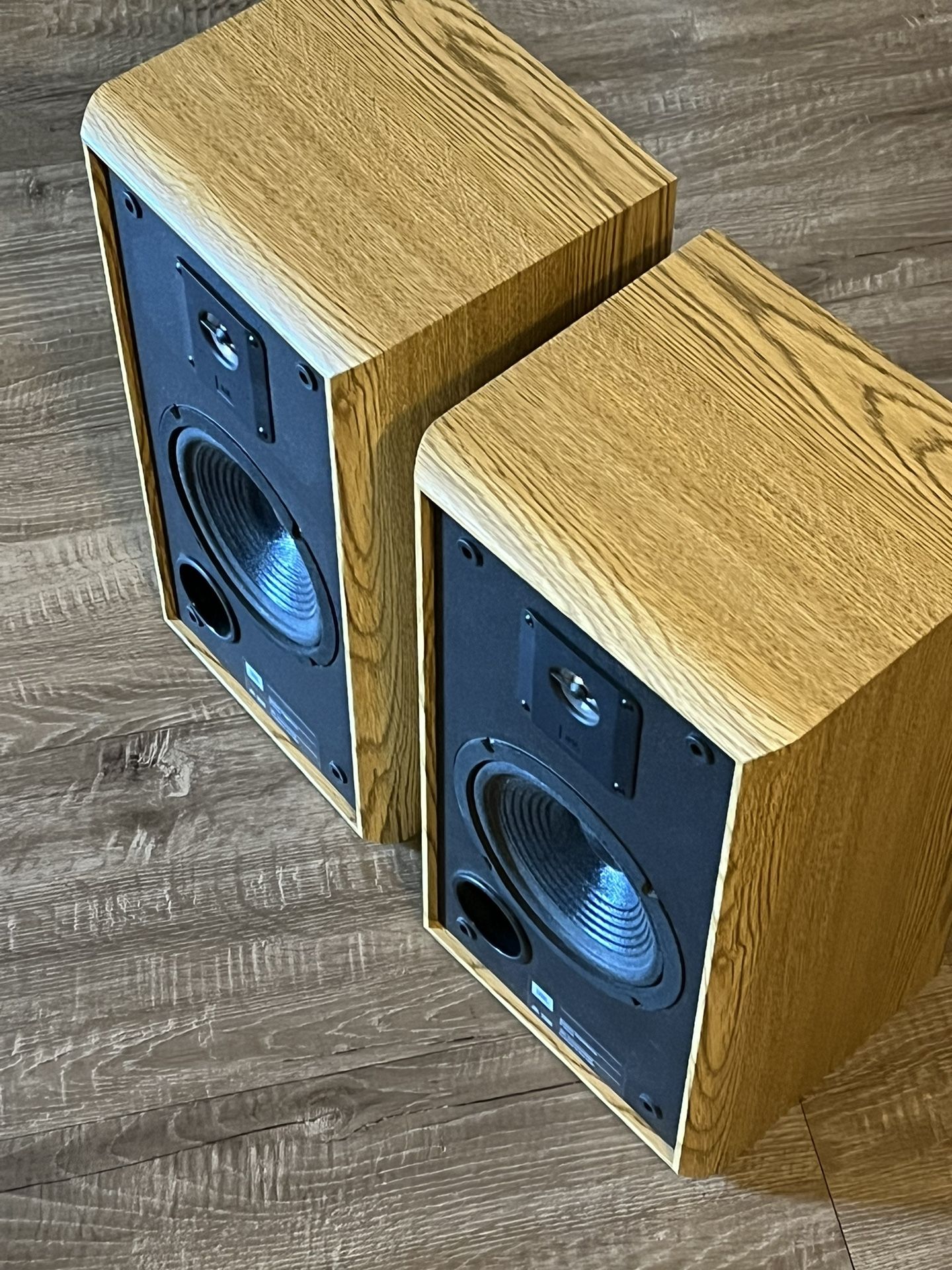 JBL 2600 Series Shelf Studio Monitor Speakers 6” Titanium