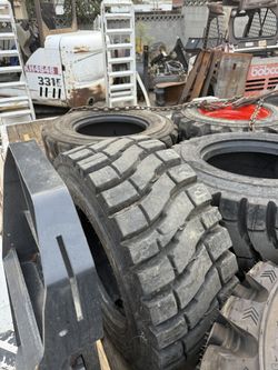 Super Heavy Duty 12-16.5 Pneumatic Float Tires