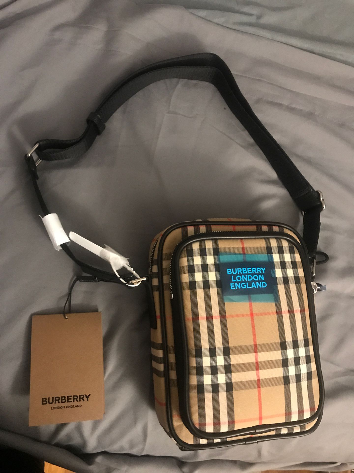 Burberry messenger bag-os